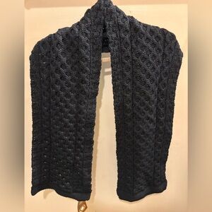 NWT Aran Sweater Market 100% Merino Wool Honeycomb Knit Black Scarf Women’s